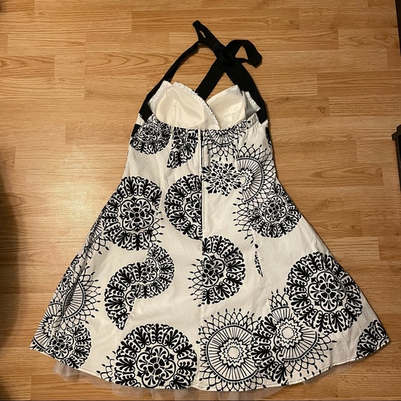 Women’s Majora Halter Tie Up Prom Dress - Picture 3 of 6